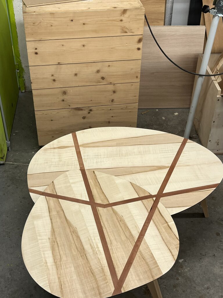 Table basse sur mesure avec motif anamorphose