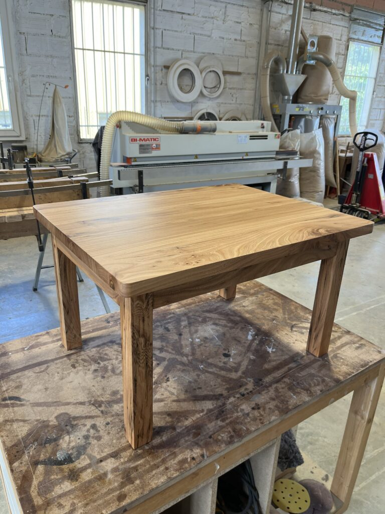 Table basse sur mesure en orme