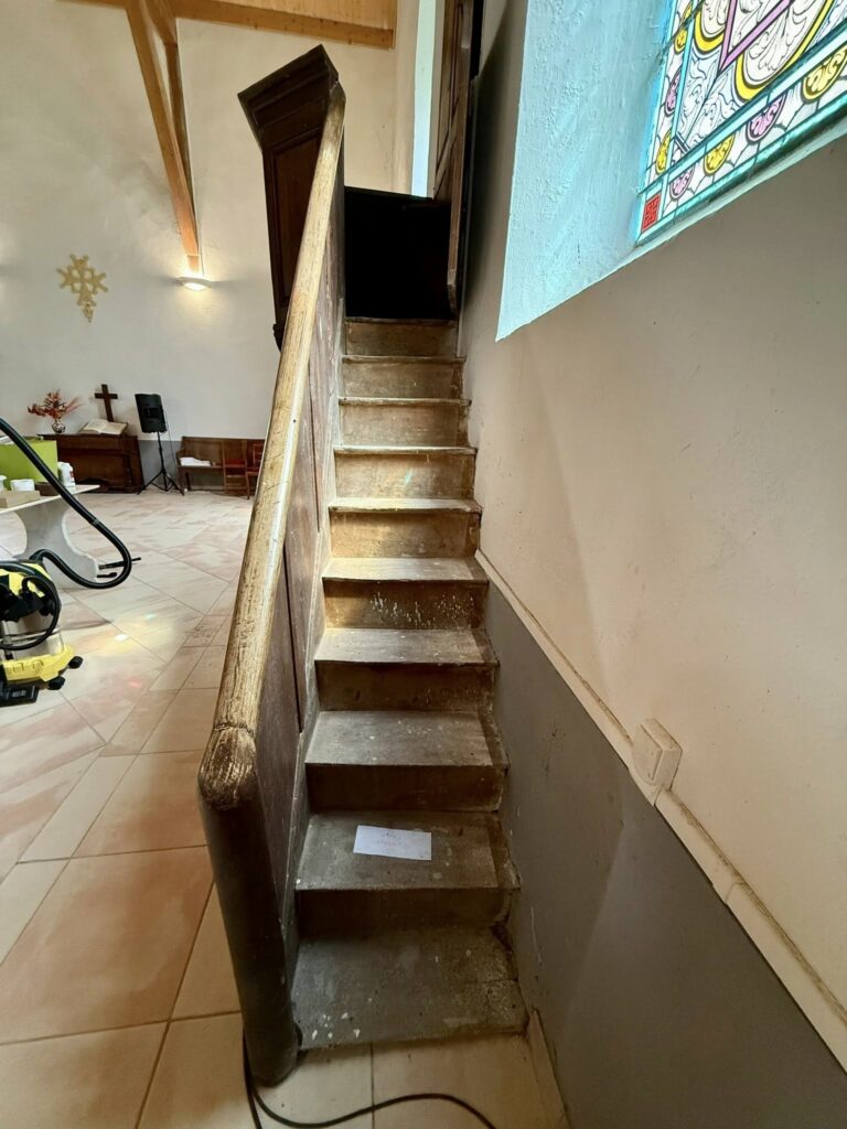 Escalier avant intervention Escalier avant intervention - Atelier BANES